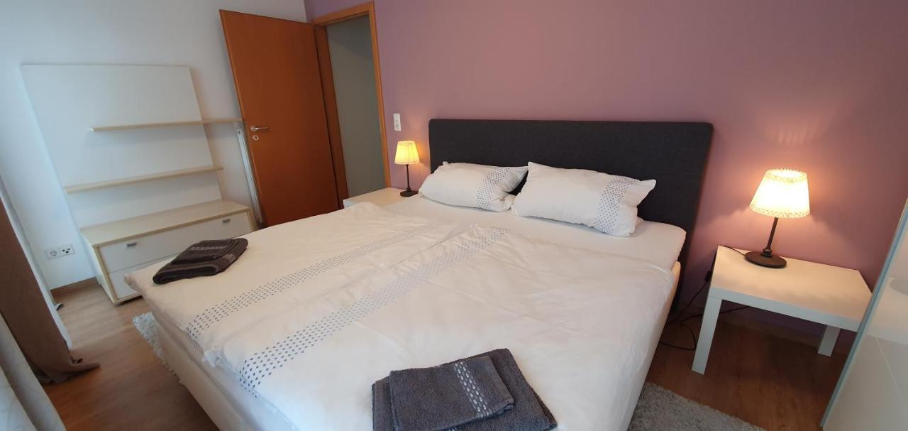 Outletcity Ferienwohnung Wohnung 1 Metzingen  Buitenkant foto